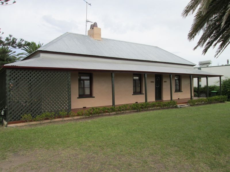 18 Coral Cres, Tuross Head NSW 2537