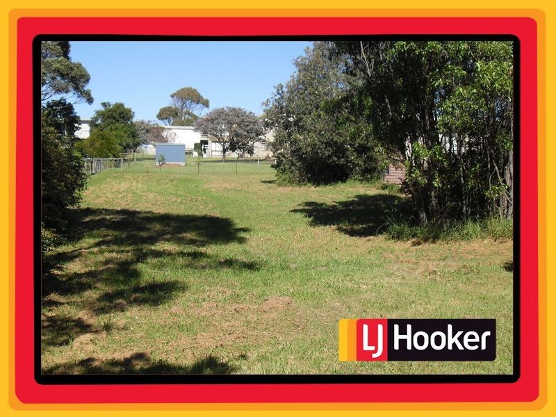 4 Salmon Street, Tuross Head NSW 2537