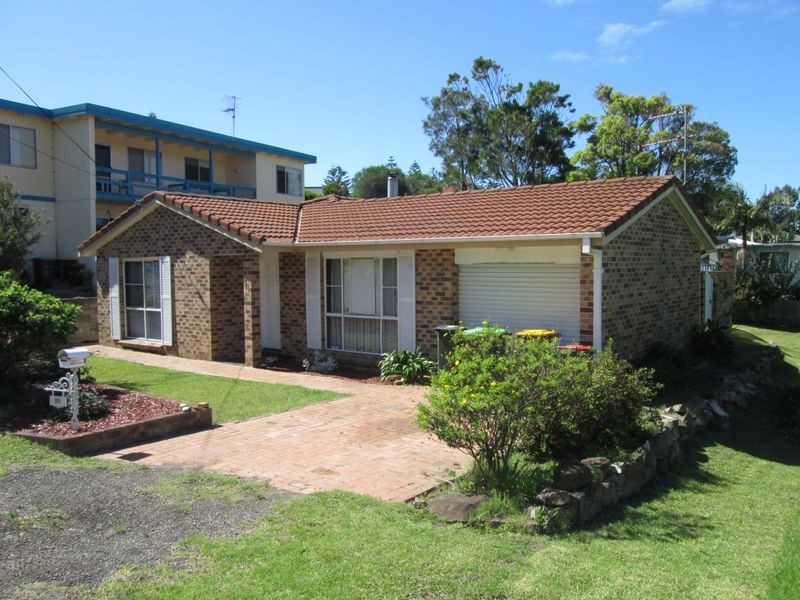 10 Beach Street, Tuross Head NSW 2537