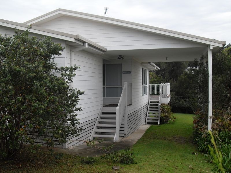 20 Beach Street, Tuross Head NSW 2537