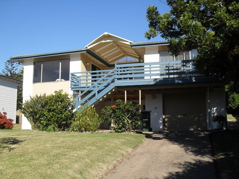 10 Chauvel Crescent, Tuross Head NSW 2537