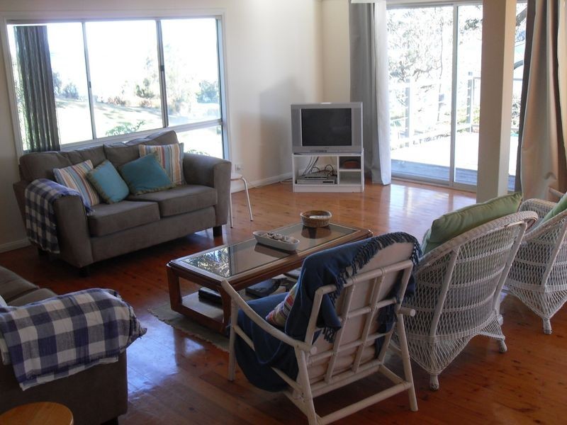 20 Nelson Parade, Tuross Head NSW 2537