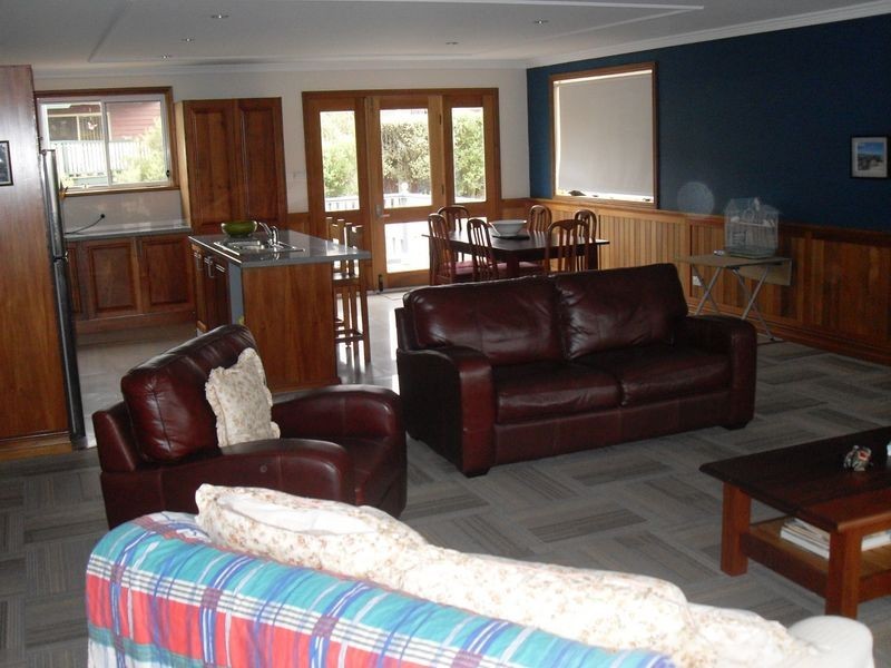 8 Evans Road, Tuross Head NSW 2537
