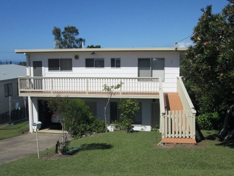 7 Tuna Street, Tuross Head NSW 2537