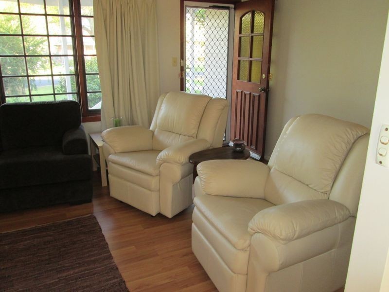 16 Lake Street, Tuross Head NSW 2537