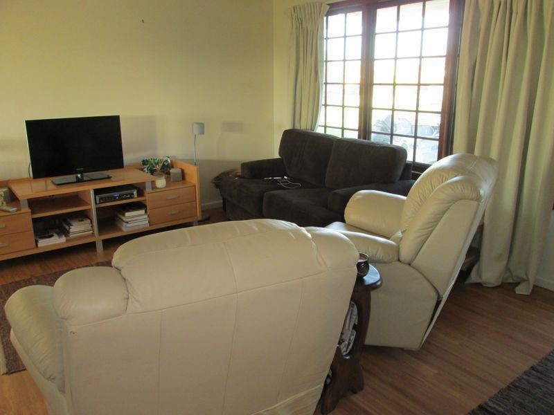 16 Lake Street, Tuross Head NSW 2537