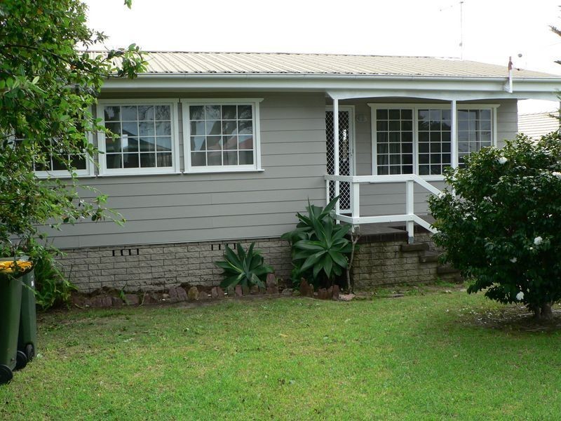 16 Lake Street, Tuross Head NSW 2537