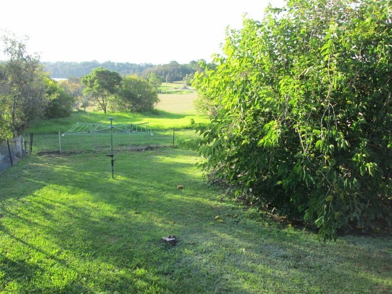 16 Lake Street, Tuross Head NSW 2537