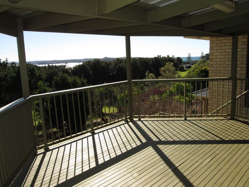 41 Allenby Road, Tuross Head NSW 2537