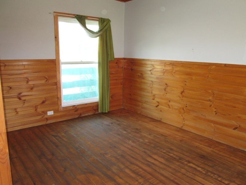 8 Bondi Street, Tuross Head NSW 2537