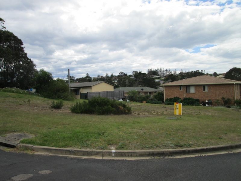 22 Norfolk Boulevarde, Tuross Head NSW 2537