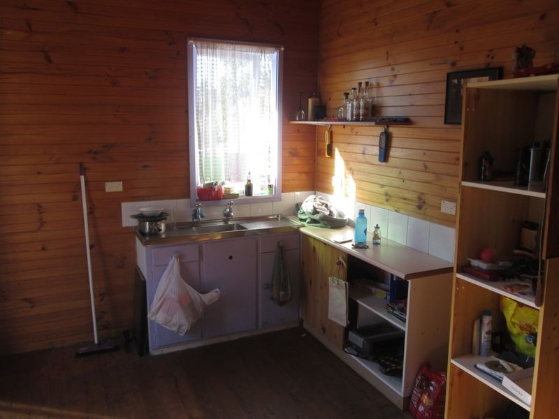 8 Bondi Street, Tuross Head NSW 2537