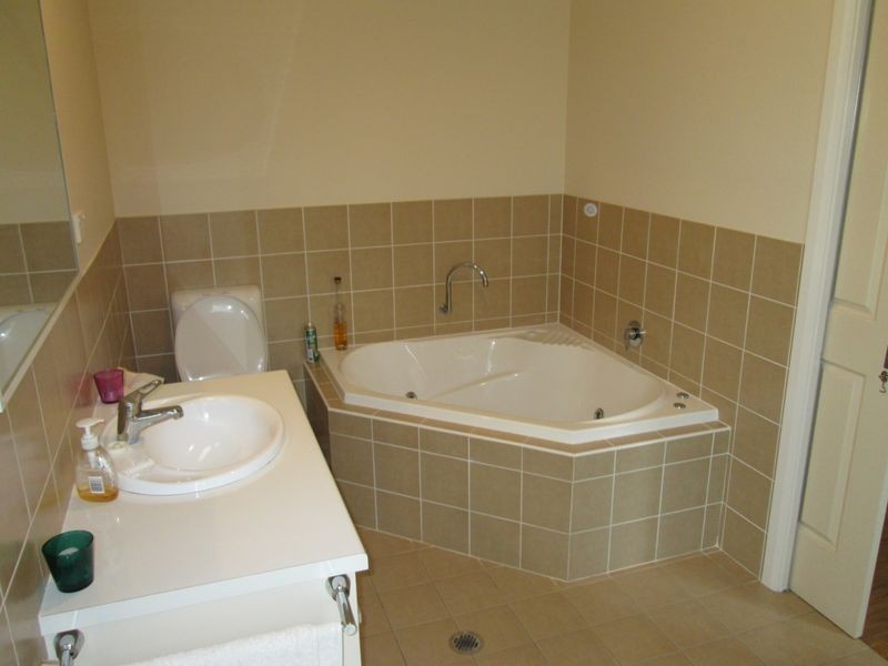 39 Lake Street, Tuross Head NSW 2537