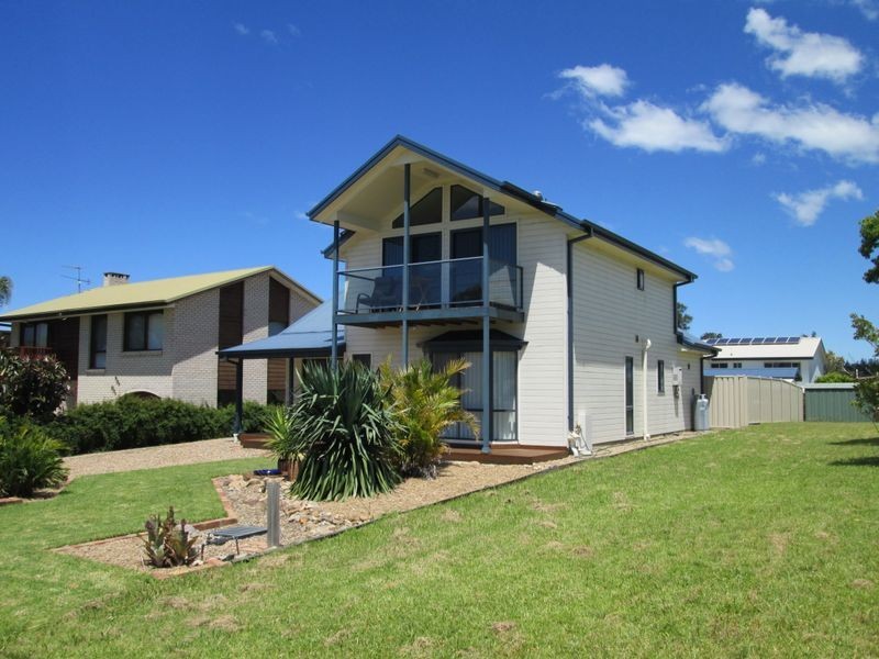 39 Lake Street, Tuross Head NSW 2537