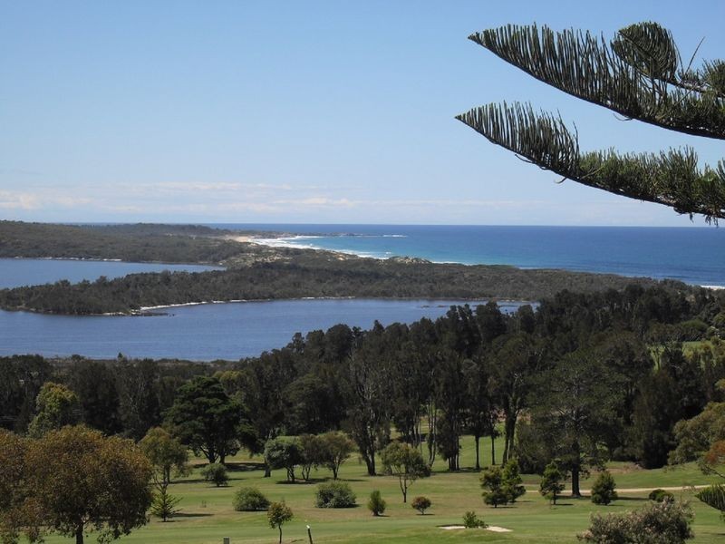 6 Trafalgar Road, Tuross Head NSW 2537