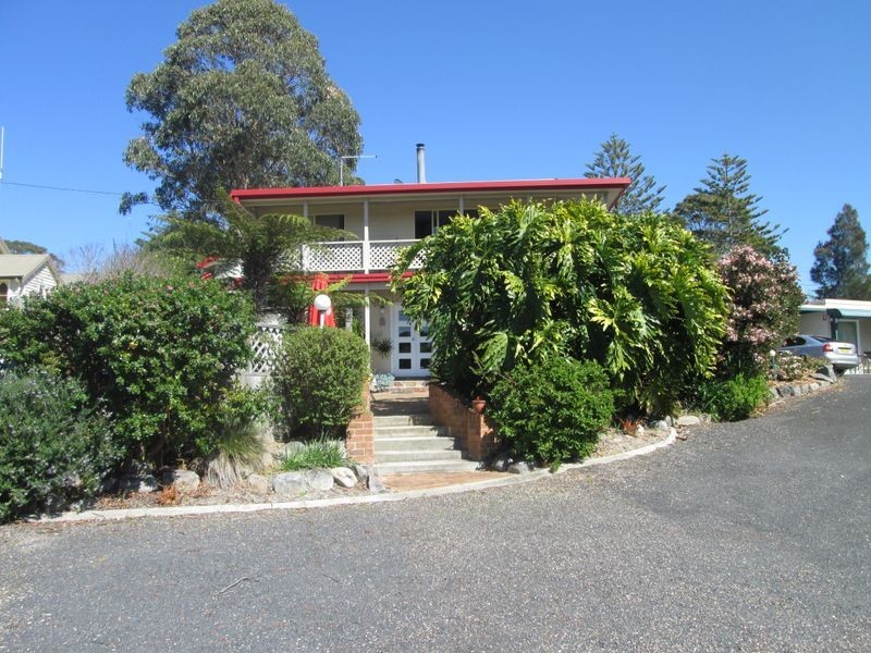 6 Trafalgar Rd, Tuross Head NSW 2537