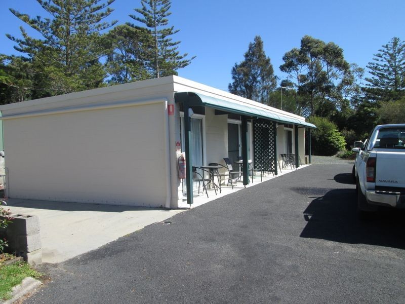 6 Trafalgar Rd, Tuross Head NSW 2537