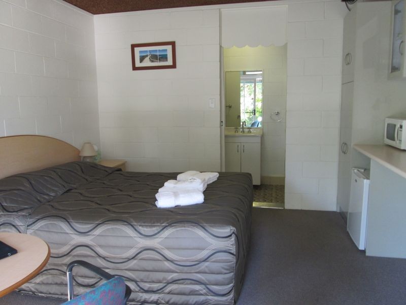 6 Trafalgar Rd, Tuross Head NSW 2537