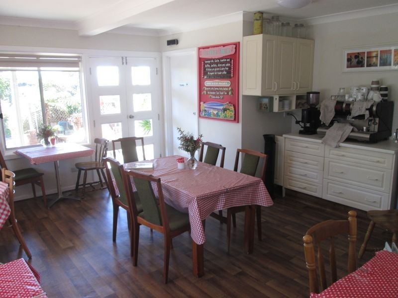 6 Trafalgar Rd, Tuross Head NSW 2537