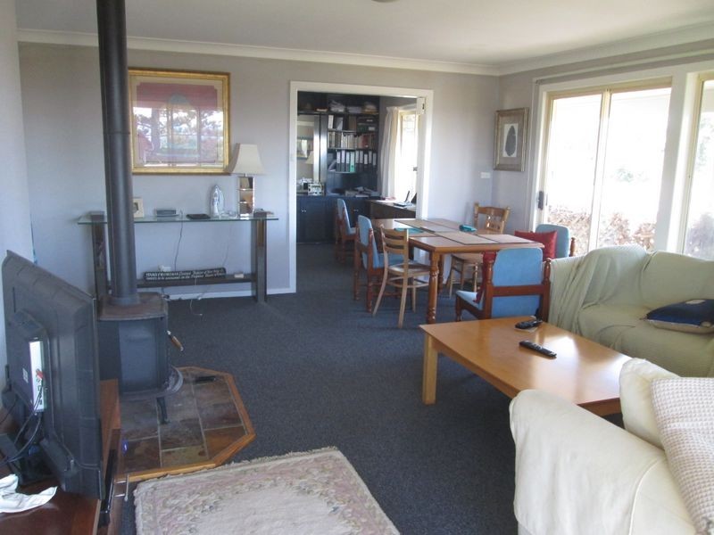 6 Trafalgar Rd, Tuross Head NSW 2537