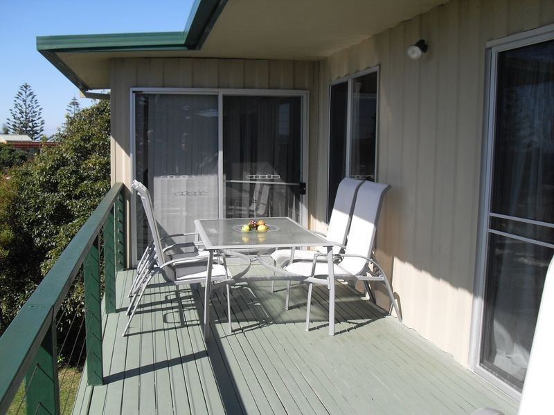 1 / 4 Birdwood Circle, Tuross Head NSW 2537