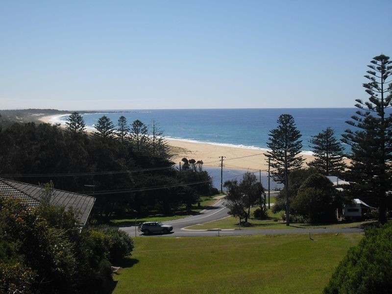 1 / 4 Birdwood Circle, Tuross Head NSW 2537