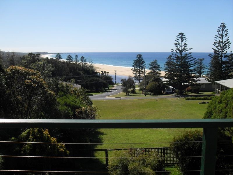 1 / 4 Birdwood Circle, Tuross Head NSW 2537