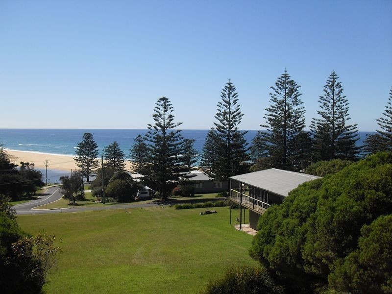 1 / 4 Birdwood Circle, Tuross Head NSW 2537