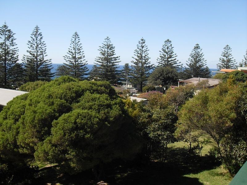 1 / 4 Birdwood Circle, Tuross Head NSW 2537