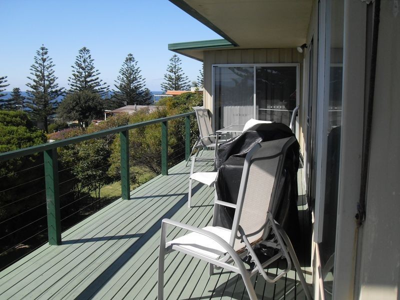 1 / 4 Birdwood Circle, Tuross Head NSW 2537
