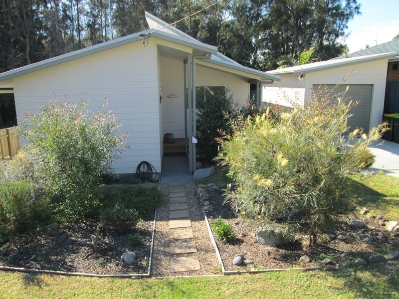 24 Manly Street, Tuross Head NSW 2537