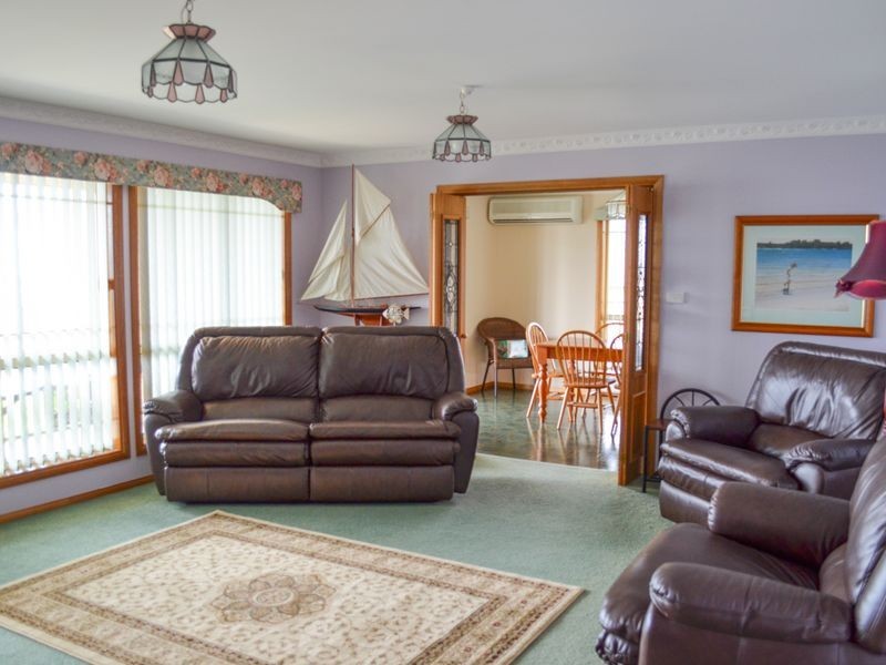 66 Evans Rd, Tuross Head NSW 2537