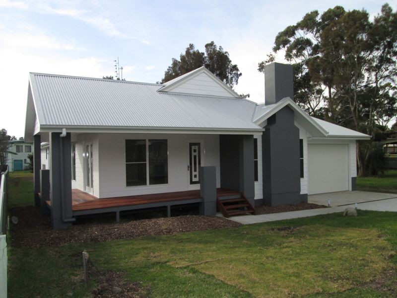 8 Meakin Street, Tuross Head NSW 2537