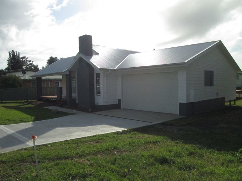 8 Meakin Street, Tuross Head NSW 2537