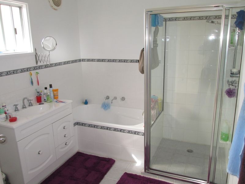 4 Coogee Street, Tuross Head NSW 2537