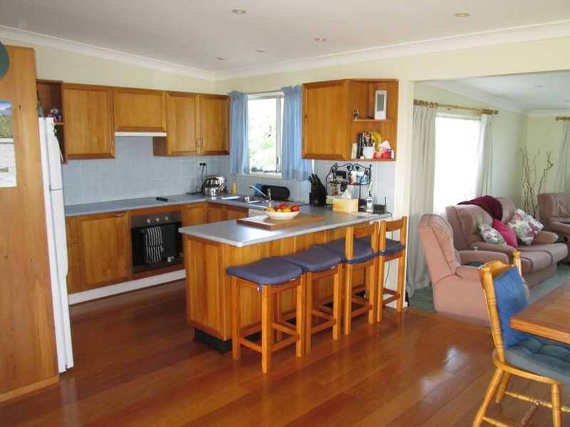 4 Coogee Street, Tuross Head NSW 2537