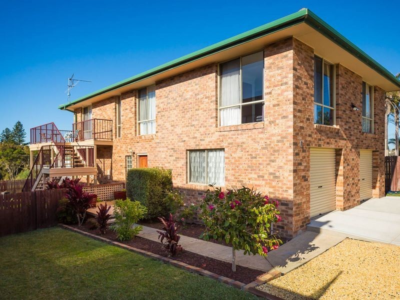 6 Surf Street, Tuross Head NSW 2537