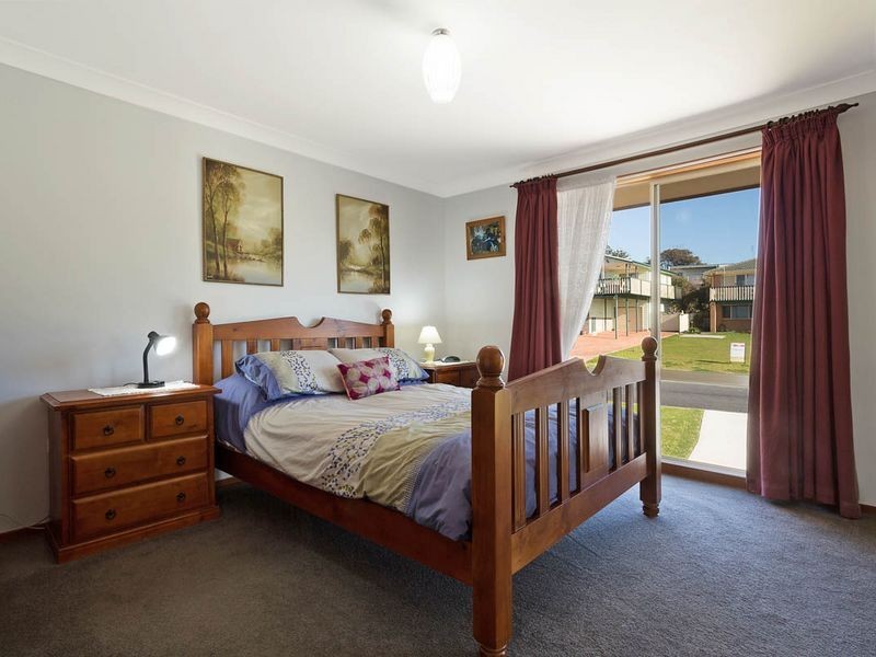 6 Surf Street, Tuross Head NSW 2537