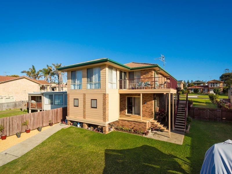 6 Surf Street, Tuross Head NSW 2537