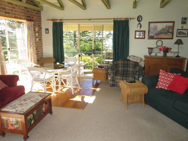 217 Hector McWilliam Drive, Tuross Head NSW 2537