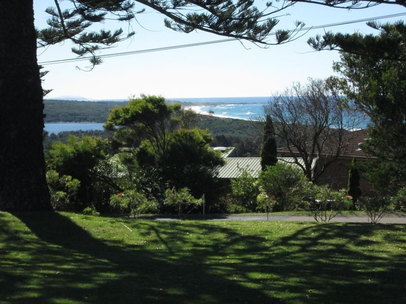 217 Hector McWilliam Drive, Tuross Head NSW 2537