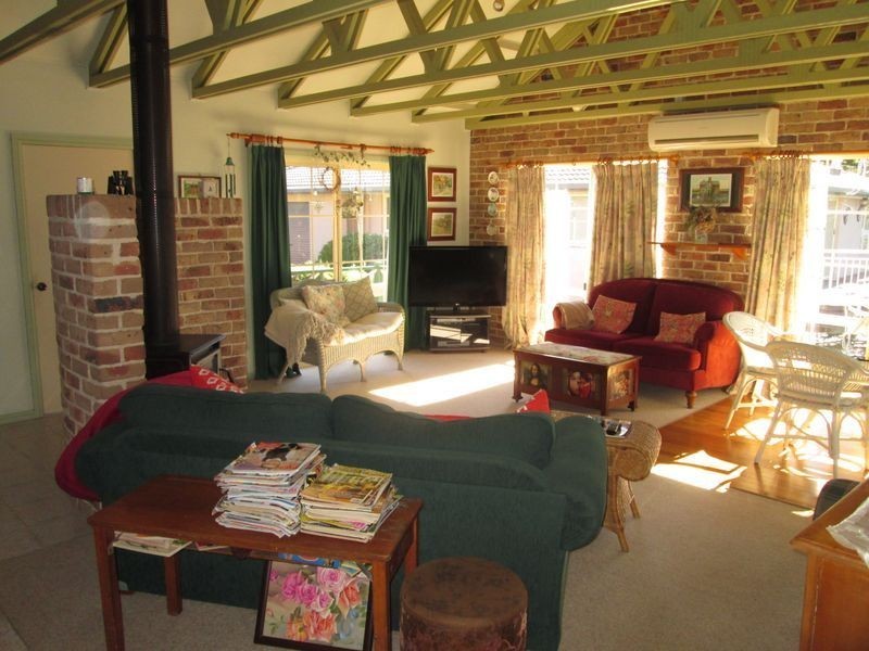 217 Hector McWilliam Drive, Tuross Head NSW 2537