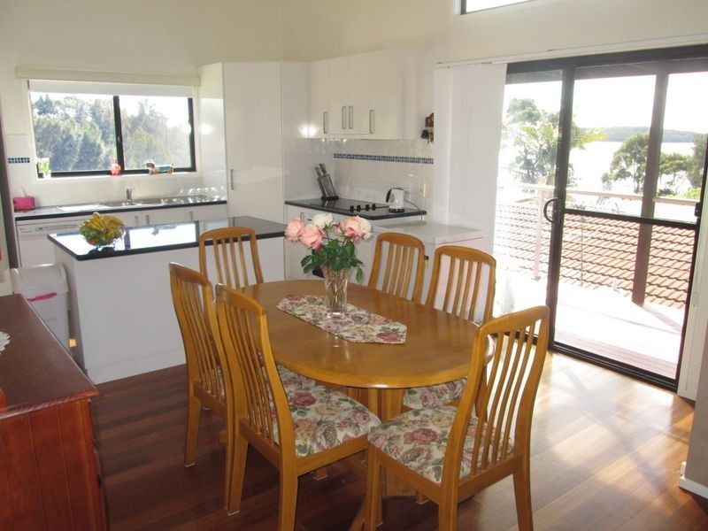 6 Wave Street, Tuross Head NSW 2537