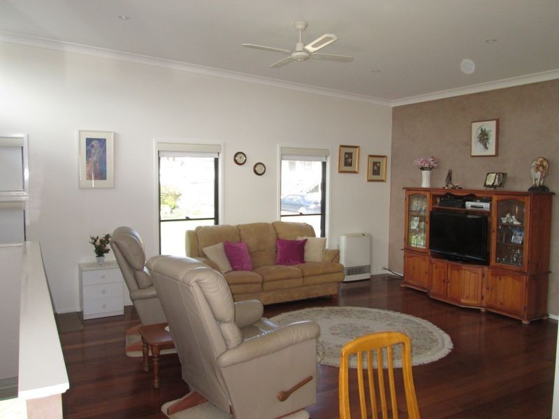 6 Wave Street, Tuross Head NSW 2537