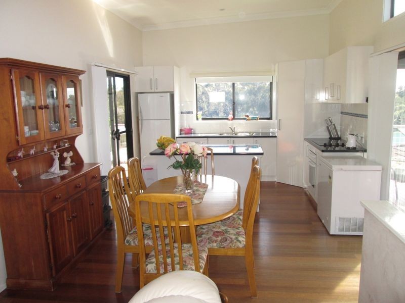 6 Wave Street, Tuross Head NSW 2537