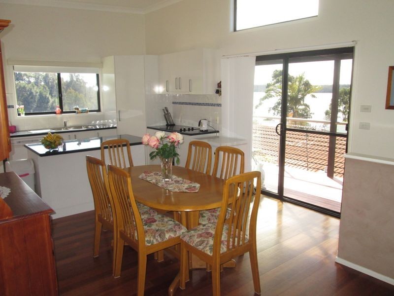 6 Wave Street, Tuross Head NSW 2537