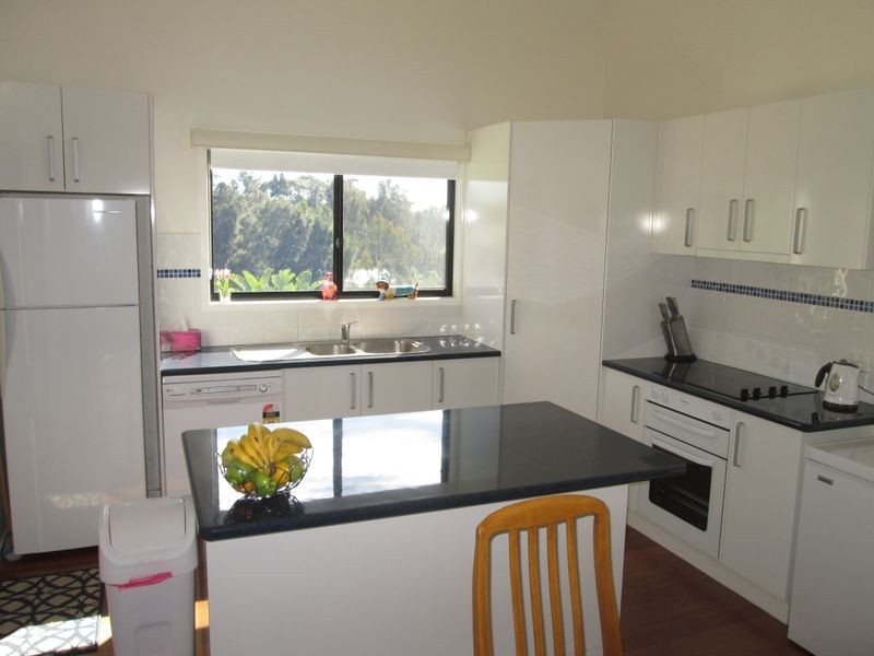 6 Wave Street, Tuross Head NSW 2537