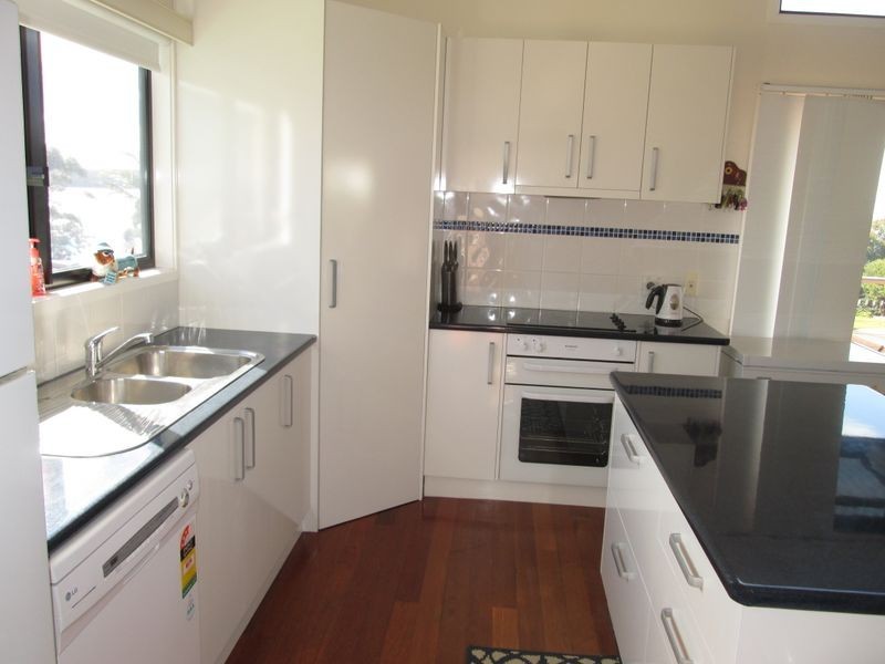 6 Wave Street, Tuross Head NSW 2537