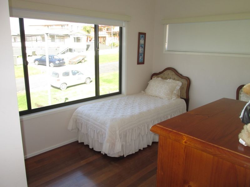 6 Wave Street, Tuross Head NSW 2537