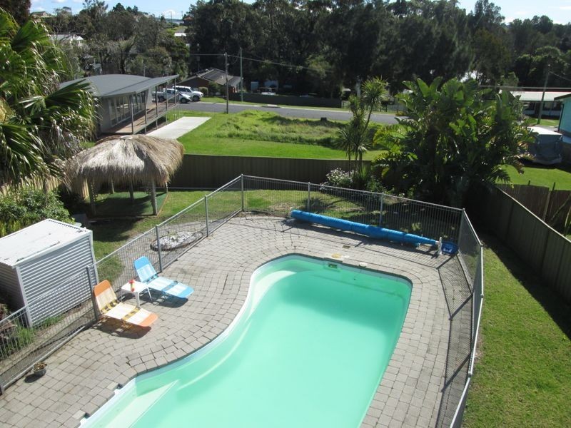 6 Wave Street, Tuross Head NSW 2537